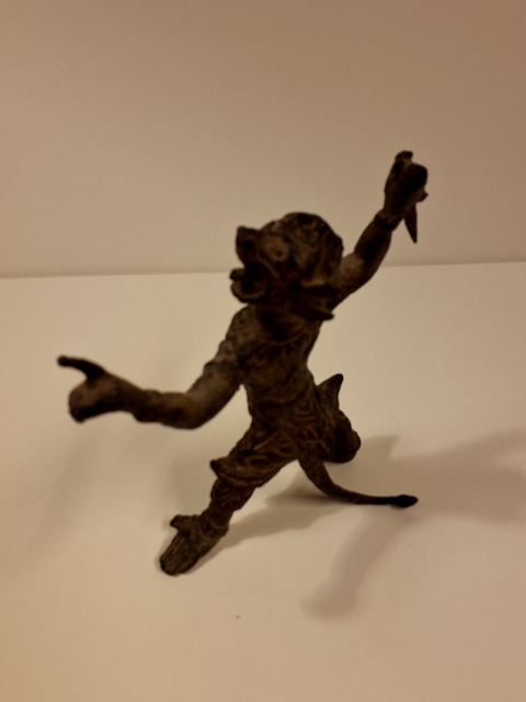 Hinduistiske figur i bronze af guden Hanuman
